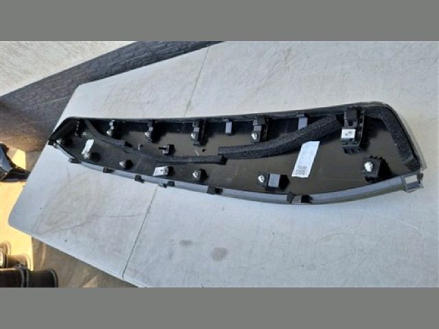 bontott KIA SPORTAGE Csomagtérajtó Díszléc