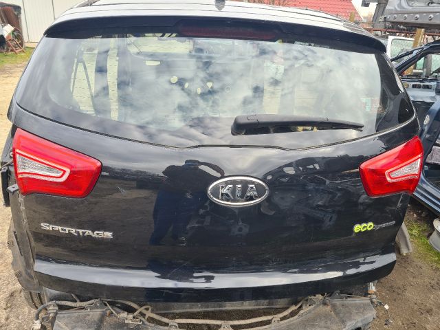 bontott KIA SPORTAGE Csomagtérajtó (Részeivel)