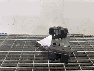 bontott KIA SPORTAGE Csomagtérajtó Ütköző