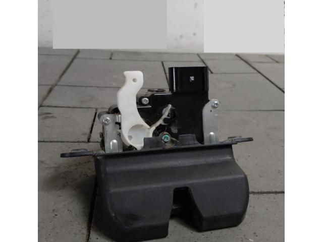 bontott KIA SPORTAGE Csomagtérajtó Zárszerkezet