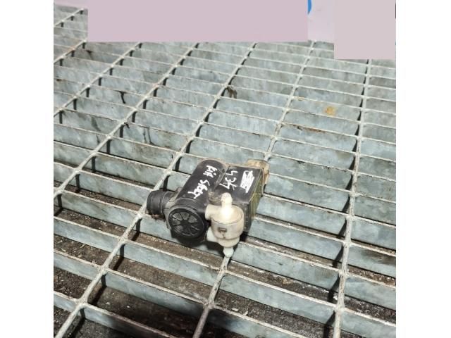 bontott KIA SPORTAGE Első Ablakmosó Szivattyú