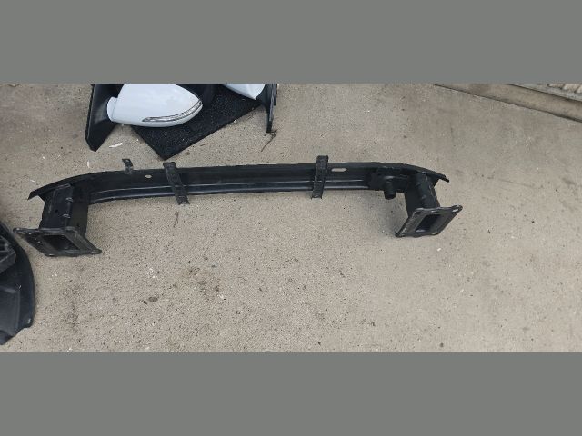 bontott KIA SPORTAGE Első Lökhárító Merevítő (Fém)