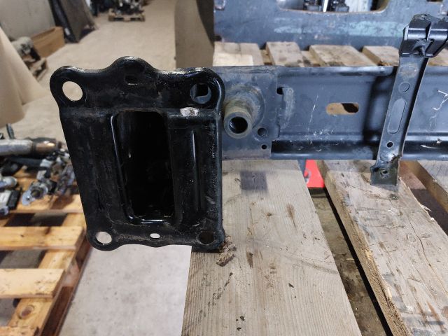 bontott KIA SPORTAGE Első Lökhárító Merevítő (Fém)