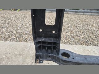 bontott KIA SPORTAGE Első Lökhárító Merevítő (Fém)