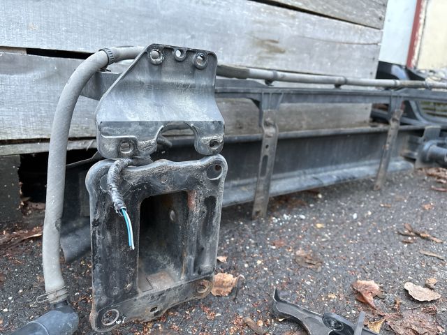 bontott KIA SPORTAGE Első Lökhárító Merevítő (Fém)