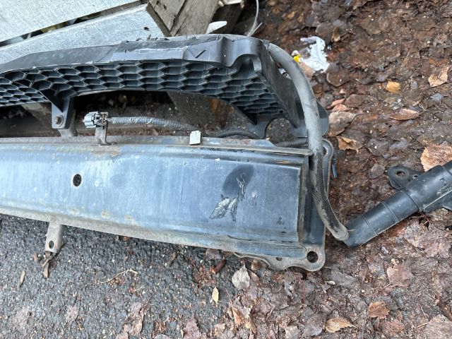 bontott KIA SPORTAGE Első Lökhárító Merevítő (Fém)