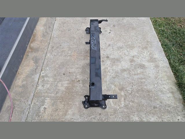 bontott KIA SPORTAGE Első Lökhárító Merevítő (Fém)