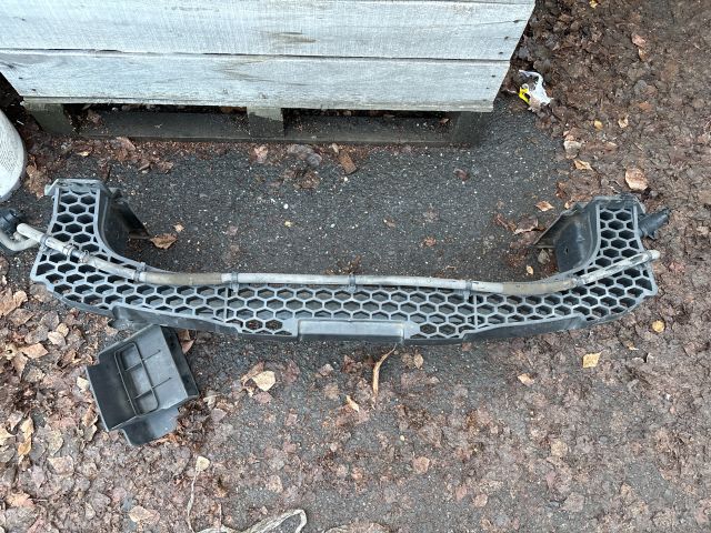 bontott KIA SPORTAGE Első Lökhárító Merevítő (Fém)