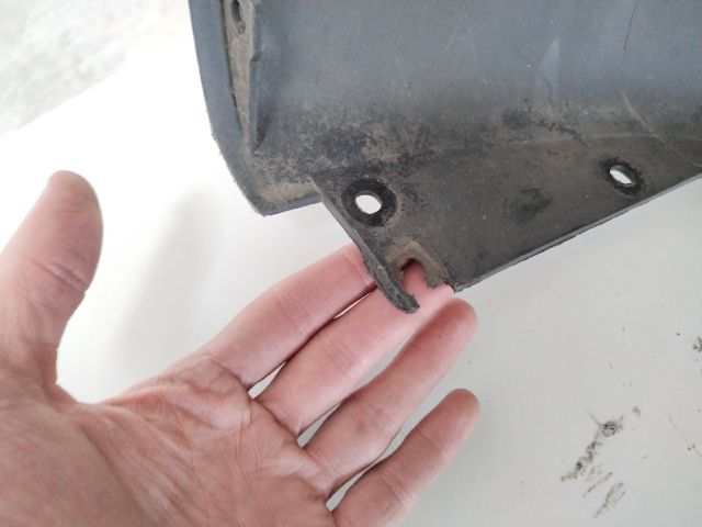 bontott KIA SPORTAGE Első Lökhárító (Üresen)