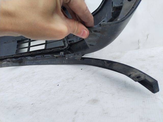 bontott KIA SPORTAGE Első Lökhárító (Üresen)