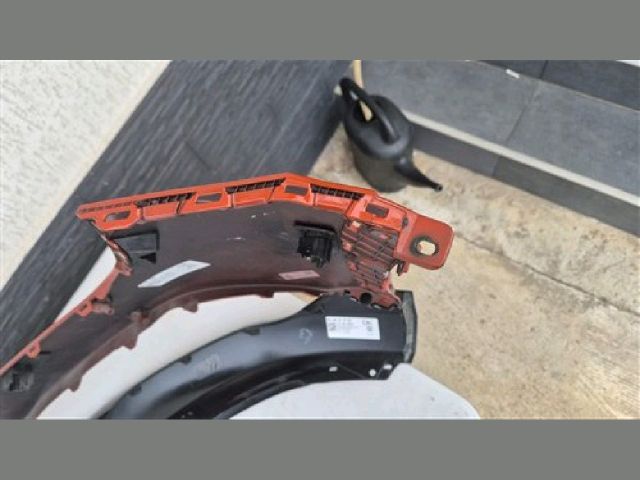 bontott KIA SPORTAGE Első Lökhárító (Üresen)