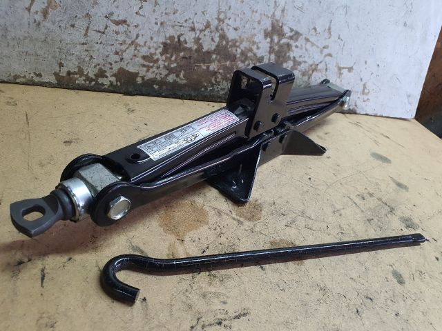 bontott KIA SPORTAGE Emelő