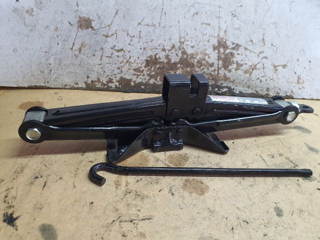 bontott KIA SPORTAGE Emelő