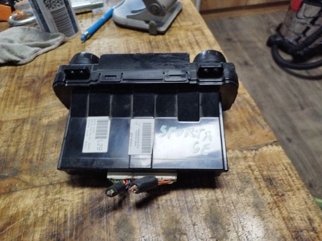 bontott KIA SPORTAGE Fűtéskapcsoló (digit klímás)