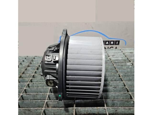 bontott KIA SPORTAGE Fűtőmotor (Klímás)