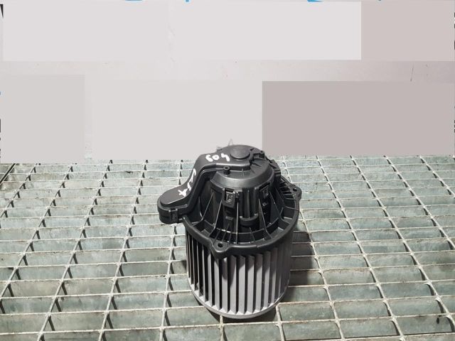 bontott KIA SPORTAGE Fűtőmotor (Klímás)