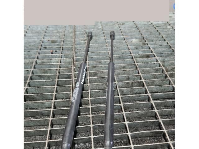 bontott KIA SPORTAGE Gázrugós Kitámasztó Teleszkóp Csomagtérajtó (Pozíciófüggetlen)