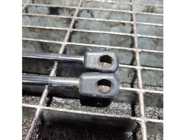 bontott KIA SPORTAGE Gázrugós Kitámasztó Teleszkóp Csomagtérajtó (Pozíciófüggetlen)