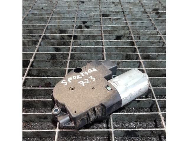 bontott KIA SPORTAGE Hátsó Ablaktörlő Motor