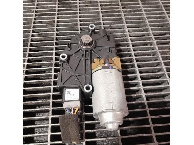 bontott KIA SPORTAGE Hátsó Ablaktörlő Motor