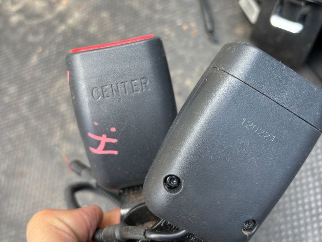 bontott KIA SPORTAGE Hátsó középső Biztonsági Öv Csat