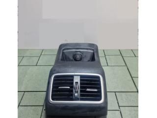 bontott KIA SPORTAGE Hátsó középső Szellőző