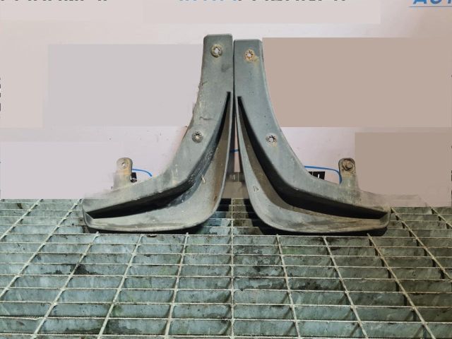 bontott KIA SPORTAGE Hátsó Sárvédő Gumi Pár