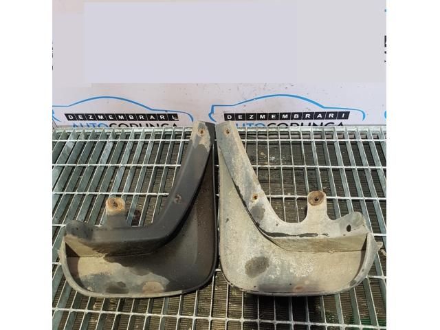 bontott KIA SPORTAGE Hátsó Sárvédő Gumi Pár