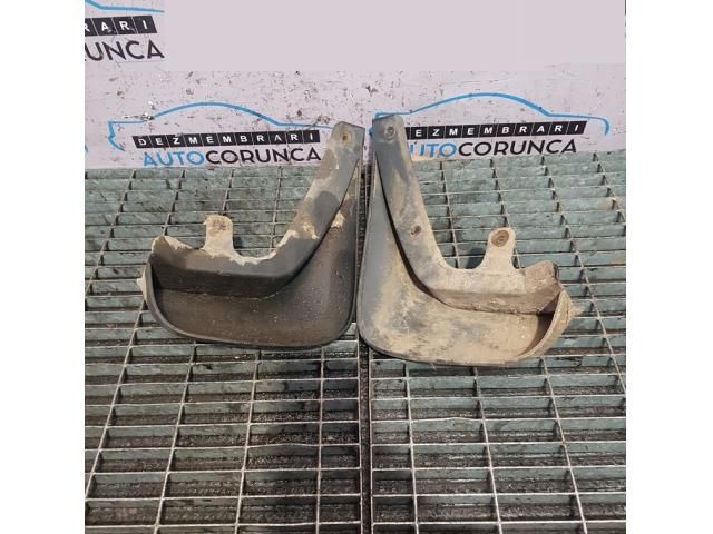 bontott KIA SPORTAGE Hátsó Sárvédő Gumi Pár