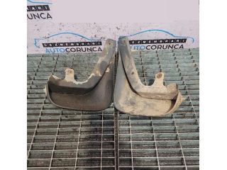 bontott KIA SPORTAGE Hátsó Sárvédő Gumi Pár