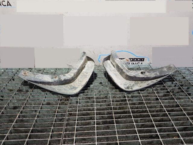 bontott KIA SPORTAGE Hátsó Sárvédő Gumi Pár