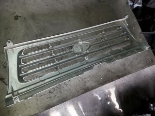 bontott KIA SPORTAGE Hűtőrács