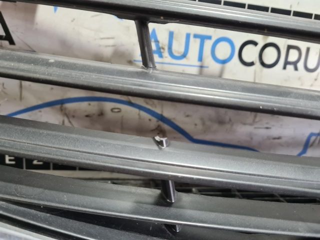 bontott KIA SPORTAGE Hűtőrács