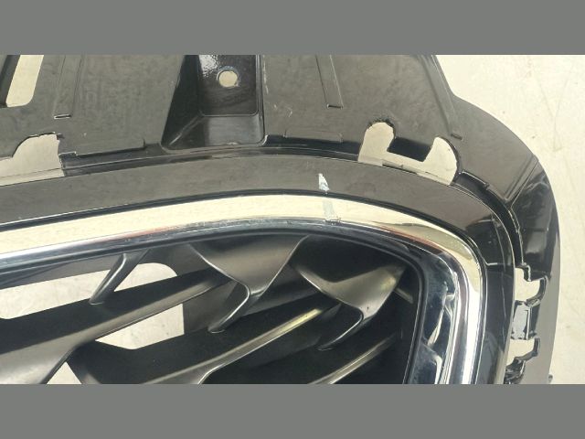 bontott KIA SPORTAGE Hűtőrács