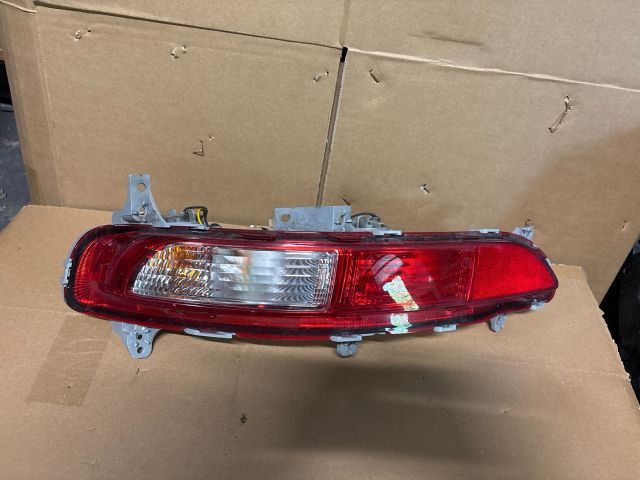 bontott KIA SPORTAGE Jobb Alsó Hátsó Lámpa