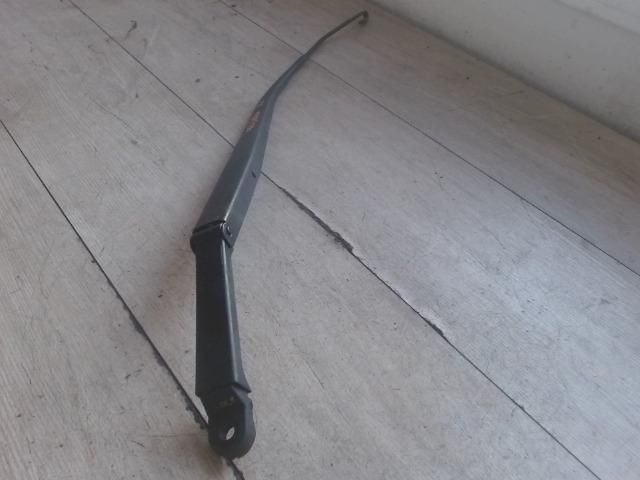 bontott KIA SPORTAGE Jobb első Ablaktörlő Kar