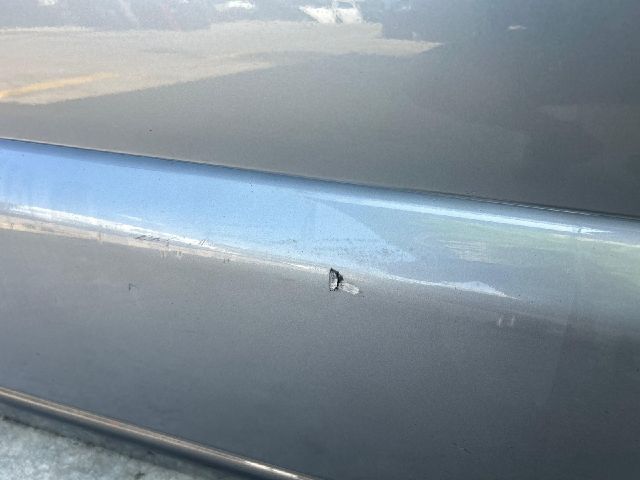 bontott KIA SPORTAGE Jobb első Ajtó (Üres lemez)