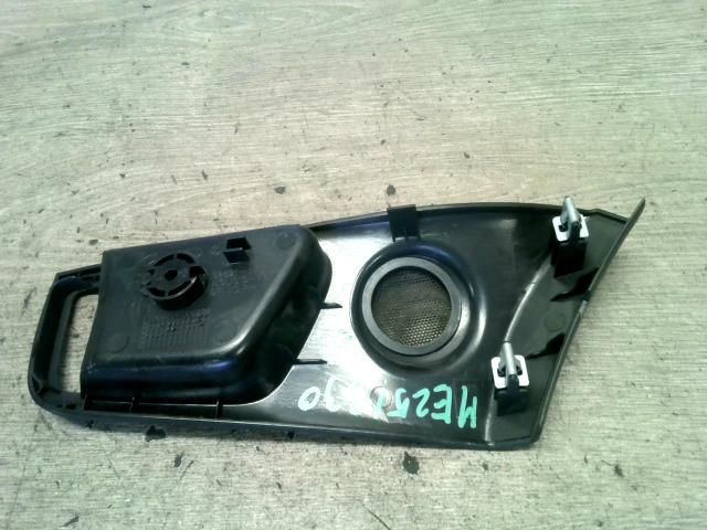 bontott KIA SPORTAGE Jobb első Kilincs Burkolat