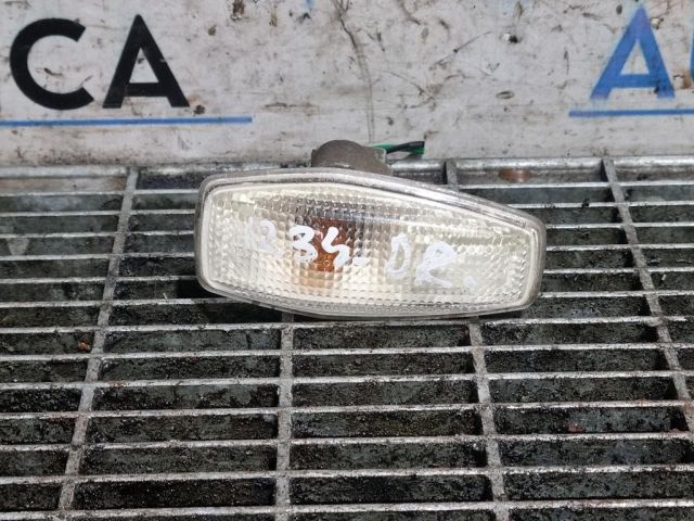 bontott KIA SPORTAGE Jobb első Sárvédő Irányjelző