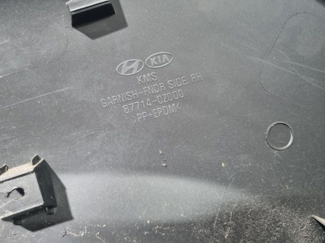 bontott KIA SPORTAGE Jobb első Sárvédő Szélesítő