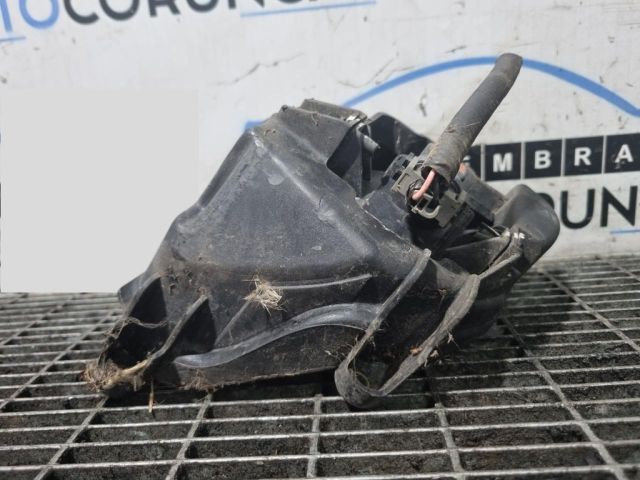 bontott KIA SPORTAGE Jobb Fényszóró