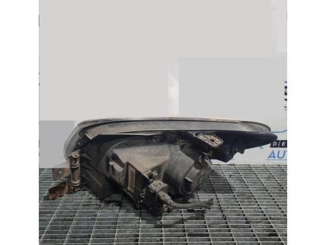 bontott KIA SPORTAGE Jobb Fényszóró