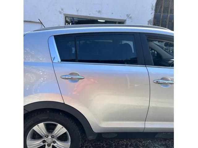 bontott KIA SPORTAGE Jobb hátsó Ajtó (Üres lemez)