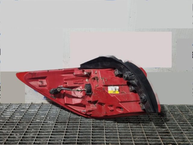 bontott KIA SPORTAGE Jobb Hátsó Lámpa