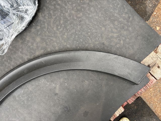 bontott KIA SPORTAGE Jobb hátsó Sárvédő Díszléc