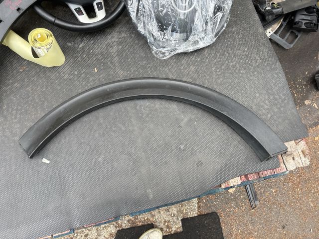 bontott KIA SPORTAGE Jobb hátsó Sárvédő Díszléc