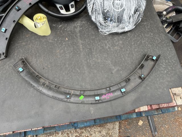 bontott KIA SPORTAGE Jobb hátsó Sárvédő Díszléc