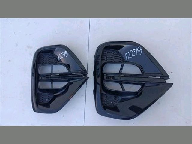 bontott KIA SPORTAGE Jobb Ködlámpa Rács