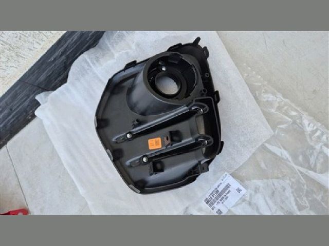 bontott KIA SPORTAGE Jobb Ködlámpa Rács