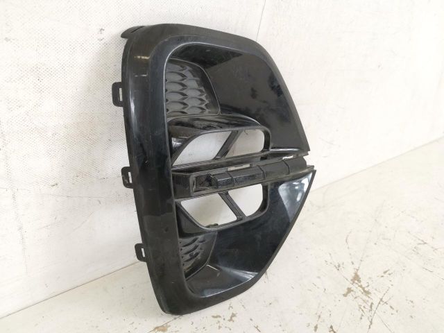 bontott KIA SPORTAGE Jobb Ködlámpa Rács